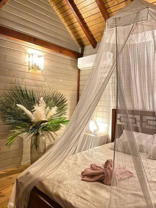 Eden Chalet, Spa Privatif Les Abymes Exterior photo
